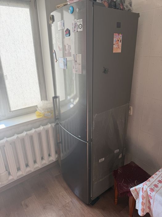 Продам холодильник lg