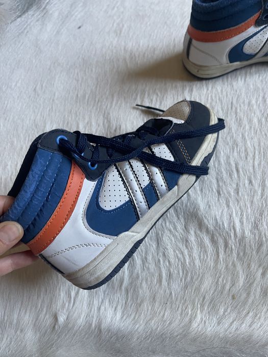 Кроссовки детские