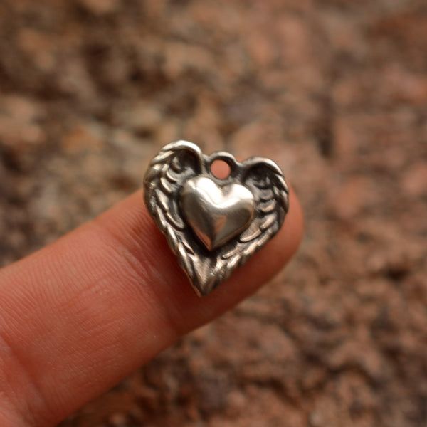 Сребърно бижу 925 – Медальон „Сърце с ангелски крила“