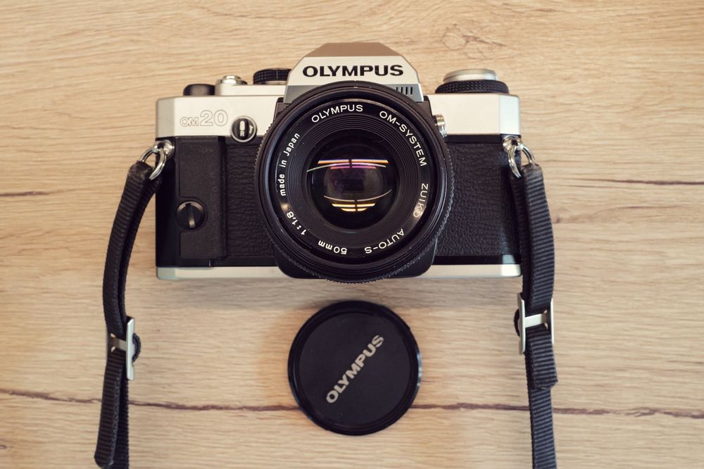 Aparat foto Olympus OM20 film obiectiv 50mm F1.8 SLR superb