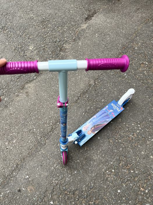 Trotineta pentru fete Frozen