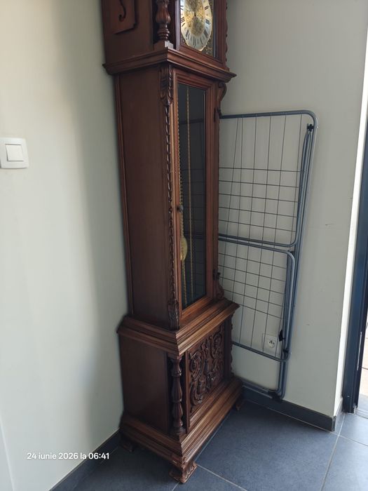 Ceas vintage cu pendulă de podea (Grandfather clock) - lemn masiv sculptat