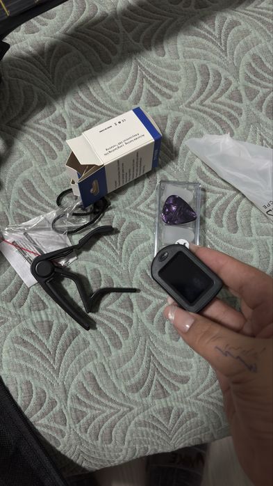 Гитара аккустическая