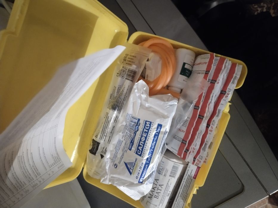 Продаётся аптечка аптечка