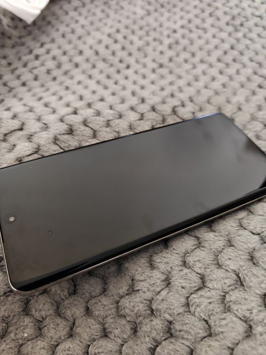 Продавам Realme 12 pro 256 gb
