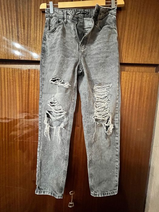 Сиви скъсани дънки от cropp