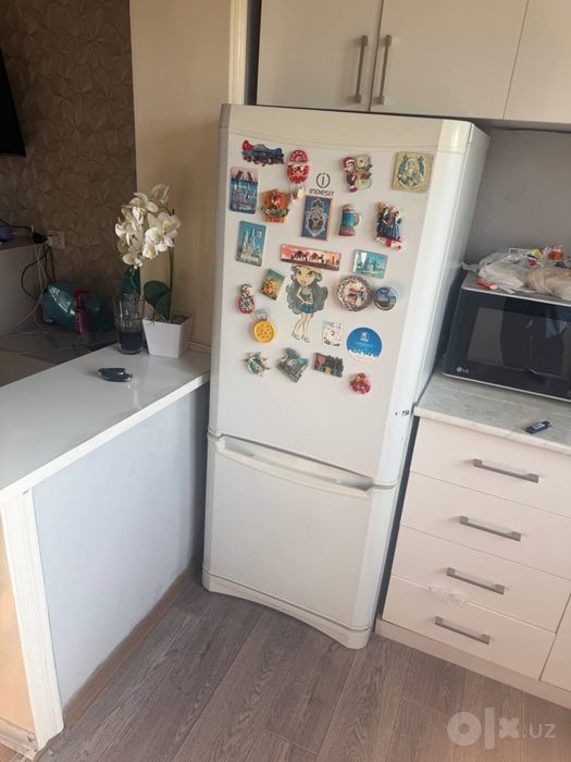 Срочно Продаеться Холодильник INDESIT