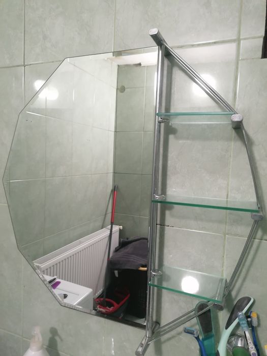 Oglindă hexagon baie