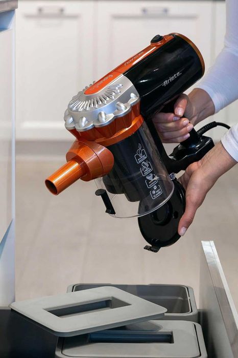 Вертикална прахосмукачка Ariete Handy Force 2361, 600W