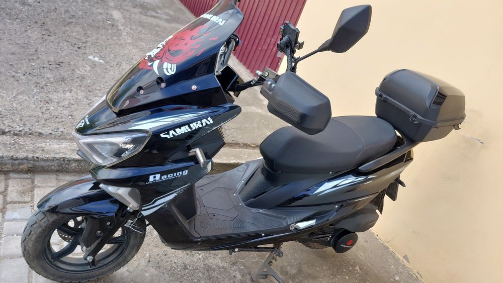 Продам Maxi скутер