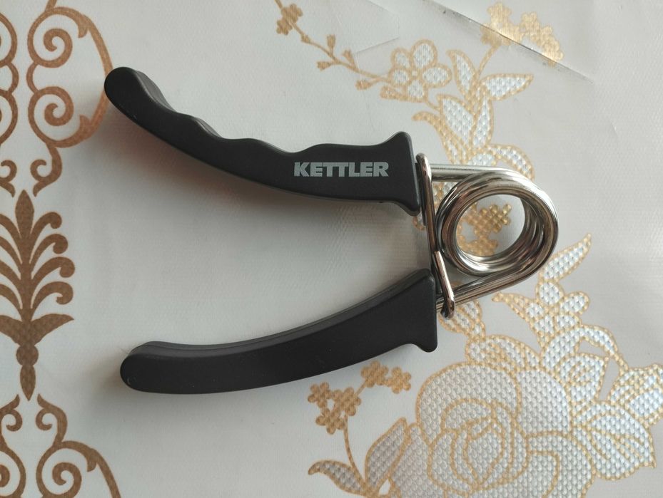 Продам эспандеры кистевые