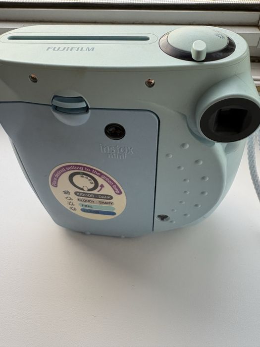 Продам Фотоаппарат Instax mini-75
