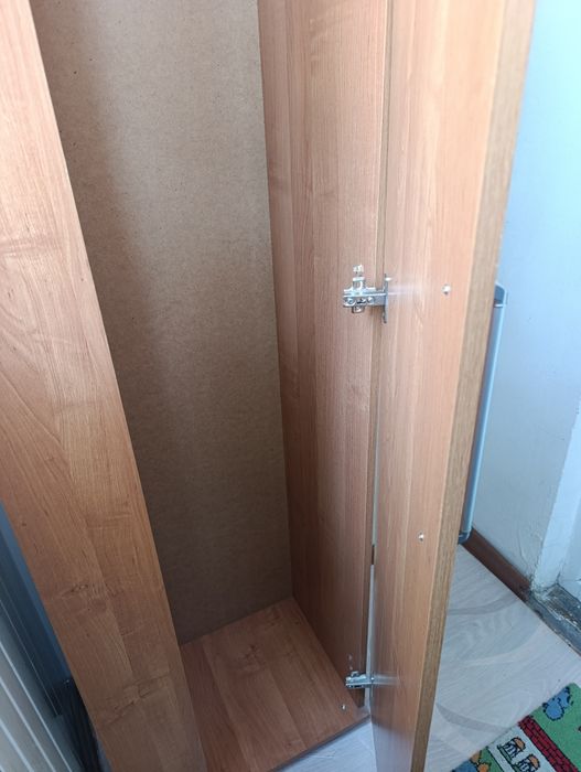 Шкаф для одежды в прихожую