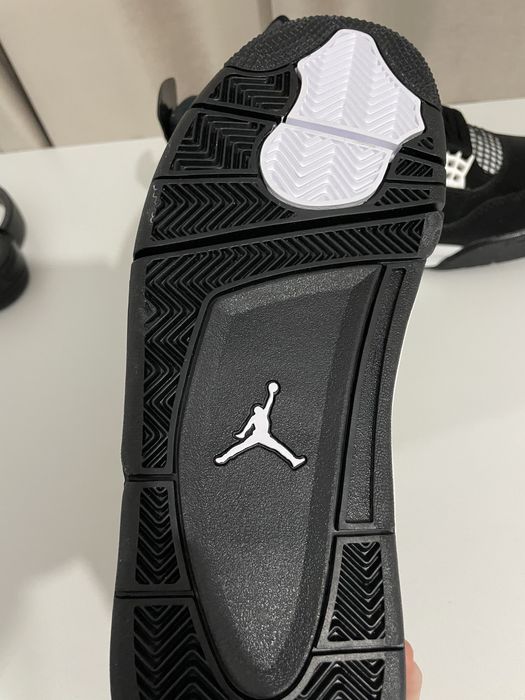 Jordan 4 Retro White Thunder