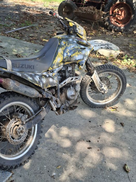 Suzuki,dr 125c..