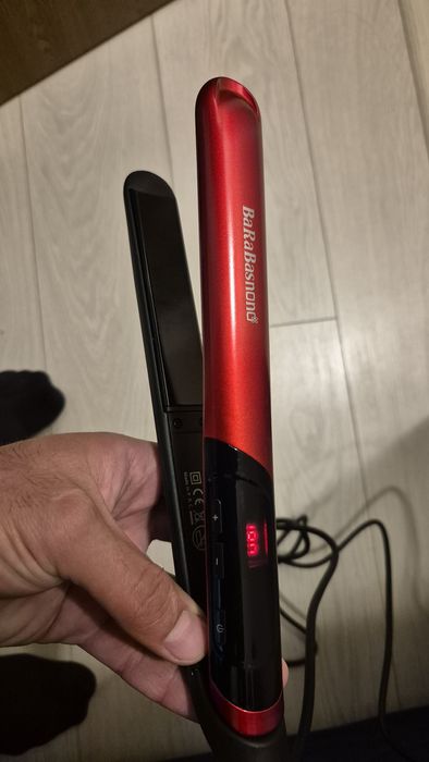 Placa indreptat parul