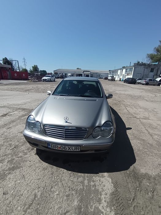 Mercedes c220 2004  pentru dezmembrat