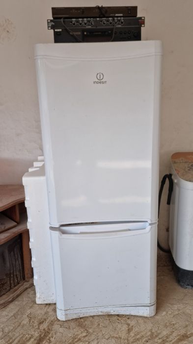 Indesit Холодильник жұмыс жасап тұр мұздатпайды бірақ