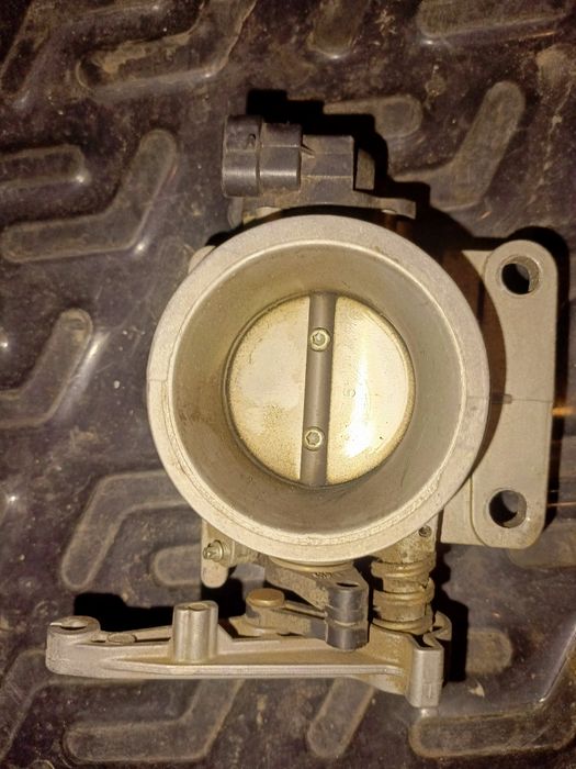 Дроссельная заслонка