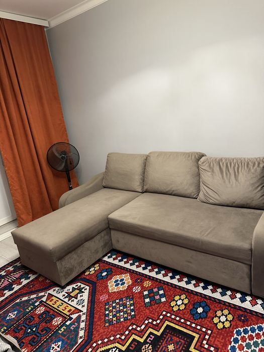 Продам диван угловой правой