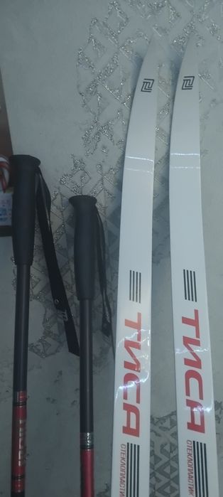 Продам лыжи новые