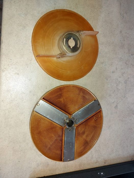 Aparat profesional de tăiat legume și brânzeturi