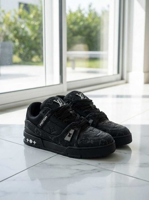 Adidasi LV Trainers Negru - Full Box - Calitate PREMIUM