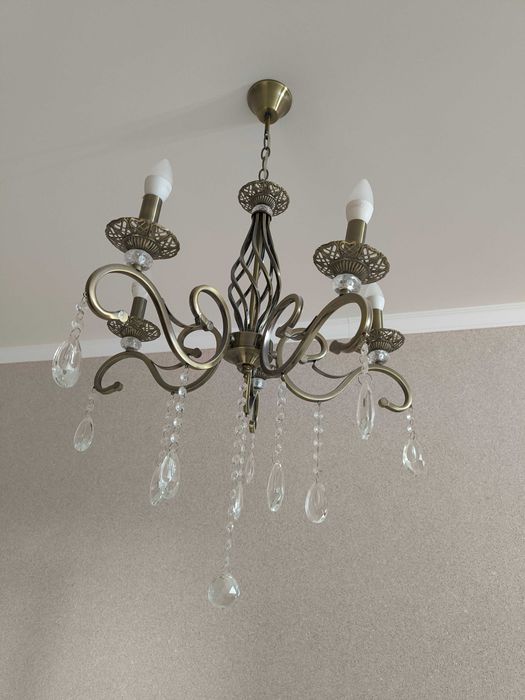 Продам люстру стекло в идеальном состоянии