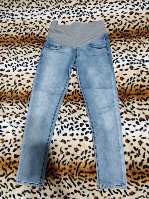 Продам 2 пары джинс для беременных.