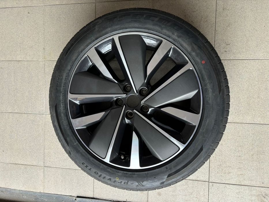 Колесо на машину