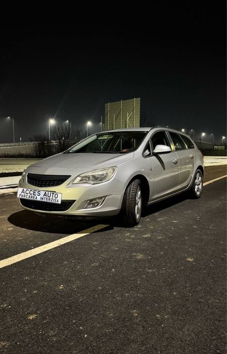 Opel Asta J 2011 2.0 cdti automat