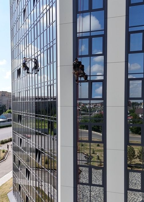 Мойка витражей и окон вашего дома.