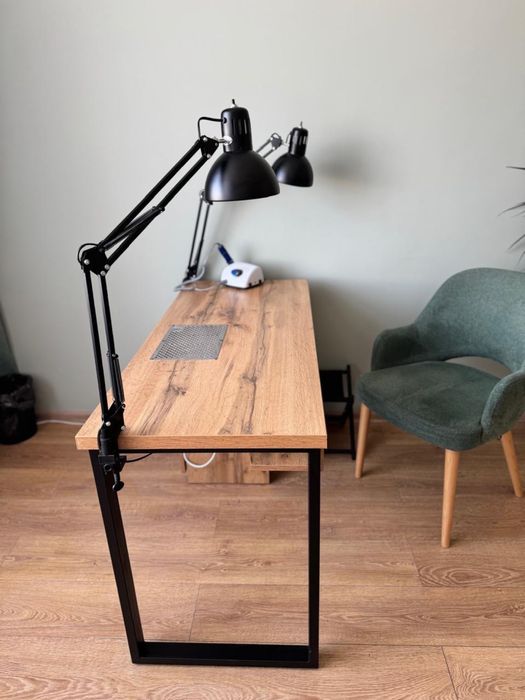 Маникюрный стол новый