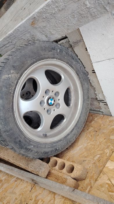 Vând set jante  sau schimb cu bass sau statie de  mașină