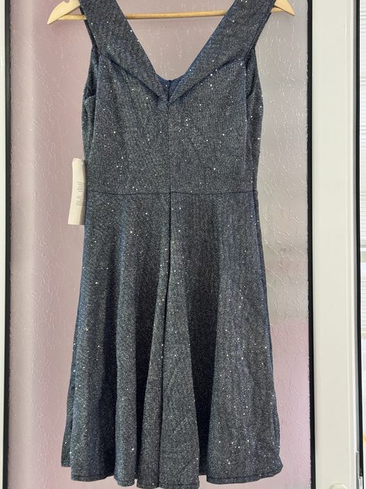 Къса официална рокля