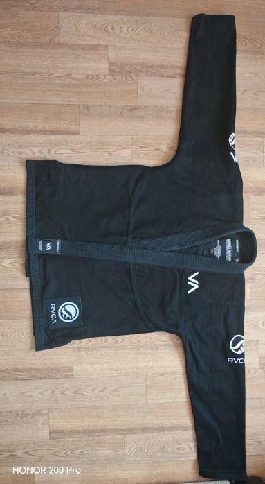 Продам кимоно для Jiu-Jitsu