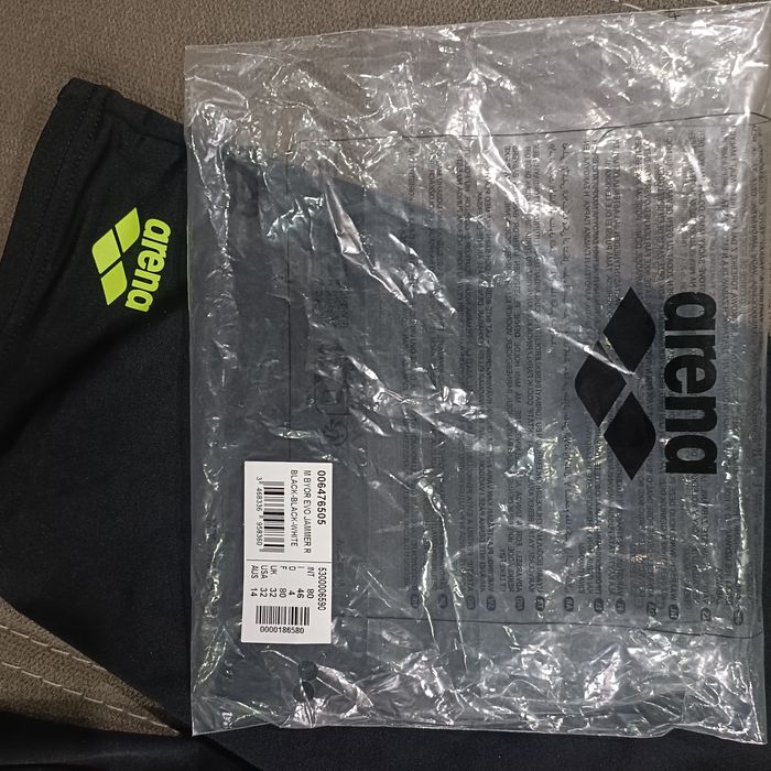 Продам плавки Arena