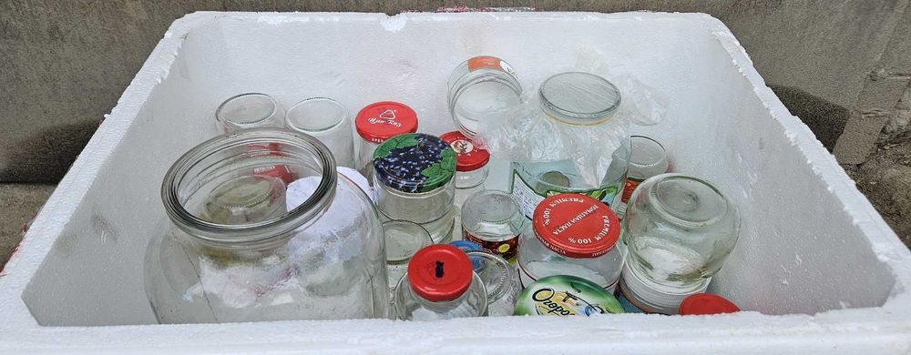 Банки стеклянные разного объема