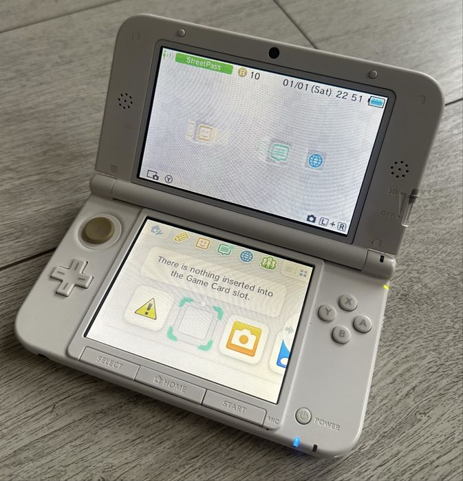 Super Ofertă! Joc Nintendo 3DS XL! Card 4GB! Stare Foarte Bună!