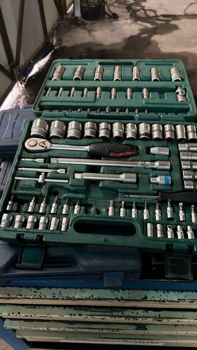 Инструменти в куфари