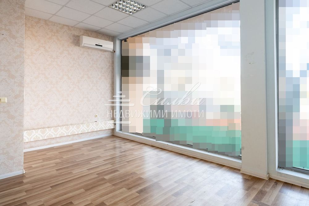 Продава се Магазин в Шумен, Център - 57 кв.м за 1800 €/кв.м - Снимка #1