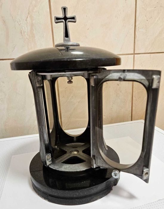 Felinar pentru mormant