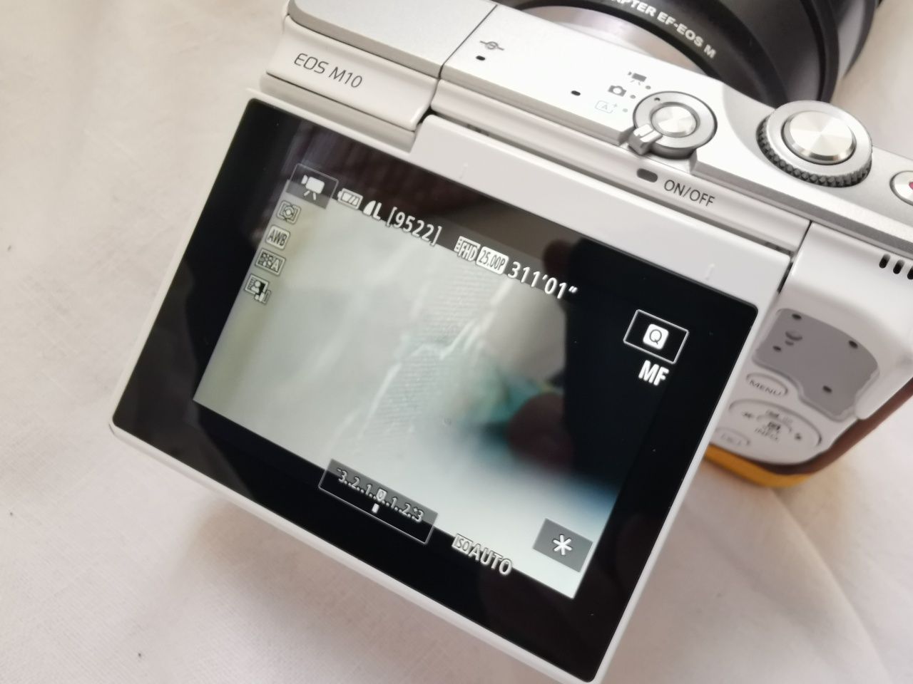 Canon m10 cu tamron 70 200 2 8 la 2000 lei oradea olx ro