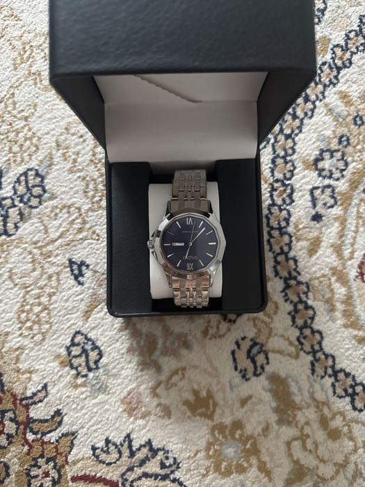 Часы  оригинал новые HUBLOT