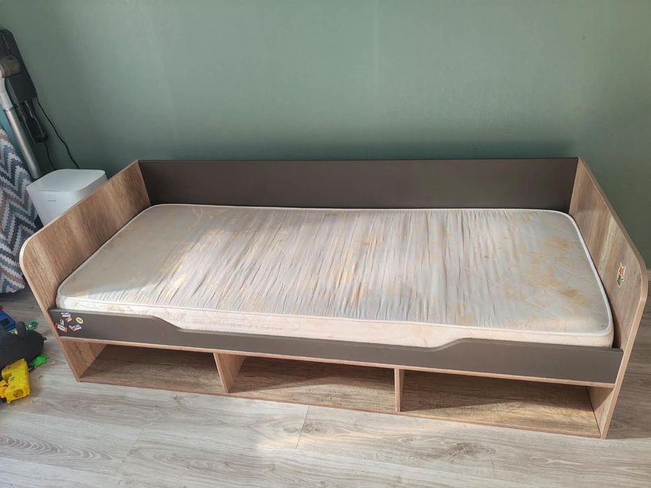 Продам Кровать 2*80