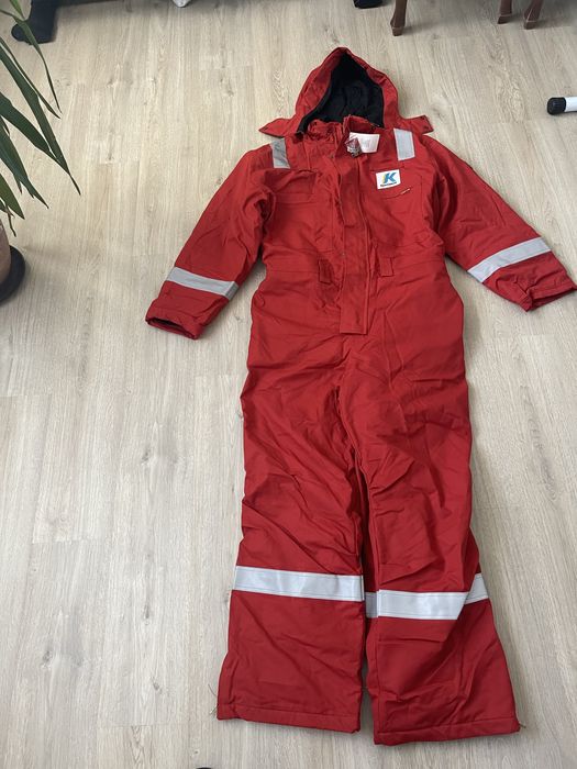 Продам спецовки зимние и летние