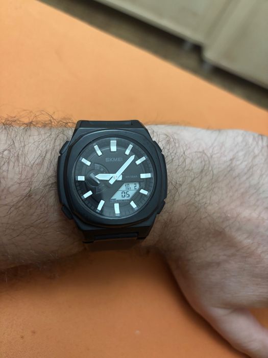 Продам часы Skmel