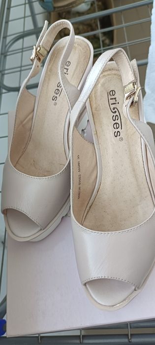 Продам босоножки женские кожаные.