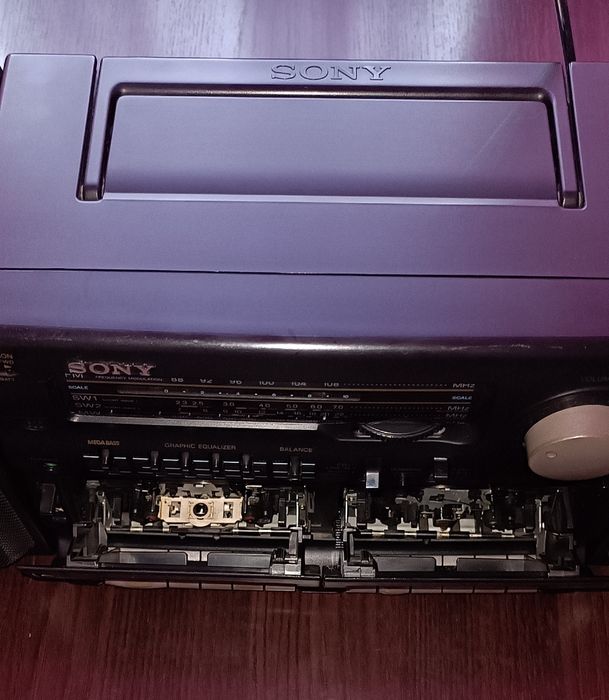 Двухкассетная магнитола