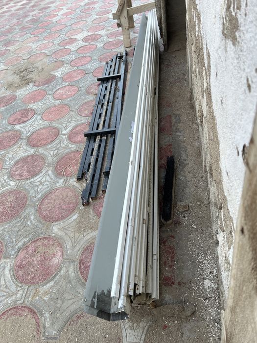 Желоб водосточный